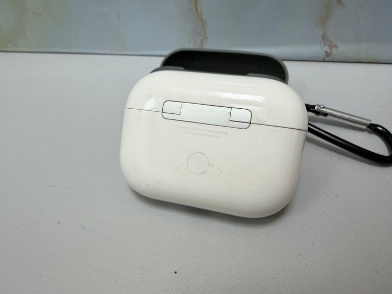 Оголошення Apple airpods pro 2nd generation with magsafe charging case usb-c Б/У