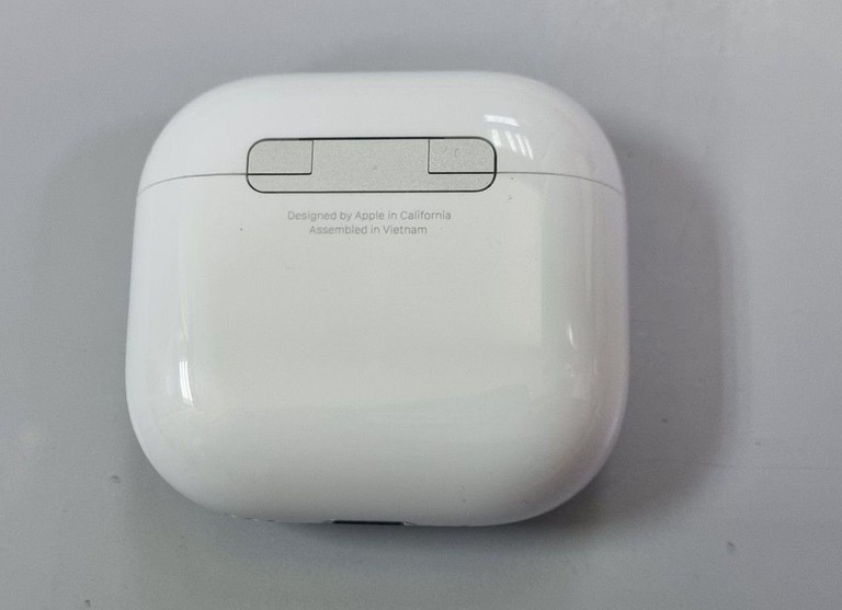 Apple airpods 4 with active noise cancellation Код:01-201035438. Изображение 8