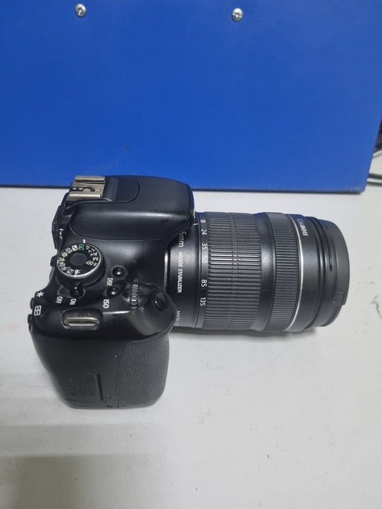 Дешево Canon eos 600d / efs 18-135 1:3.5-5.6 is з ломбарду