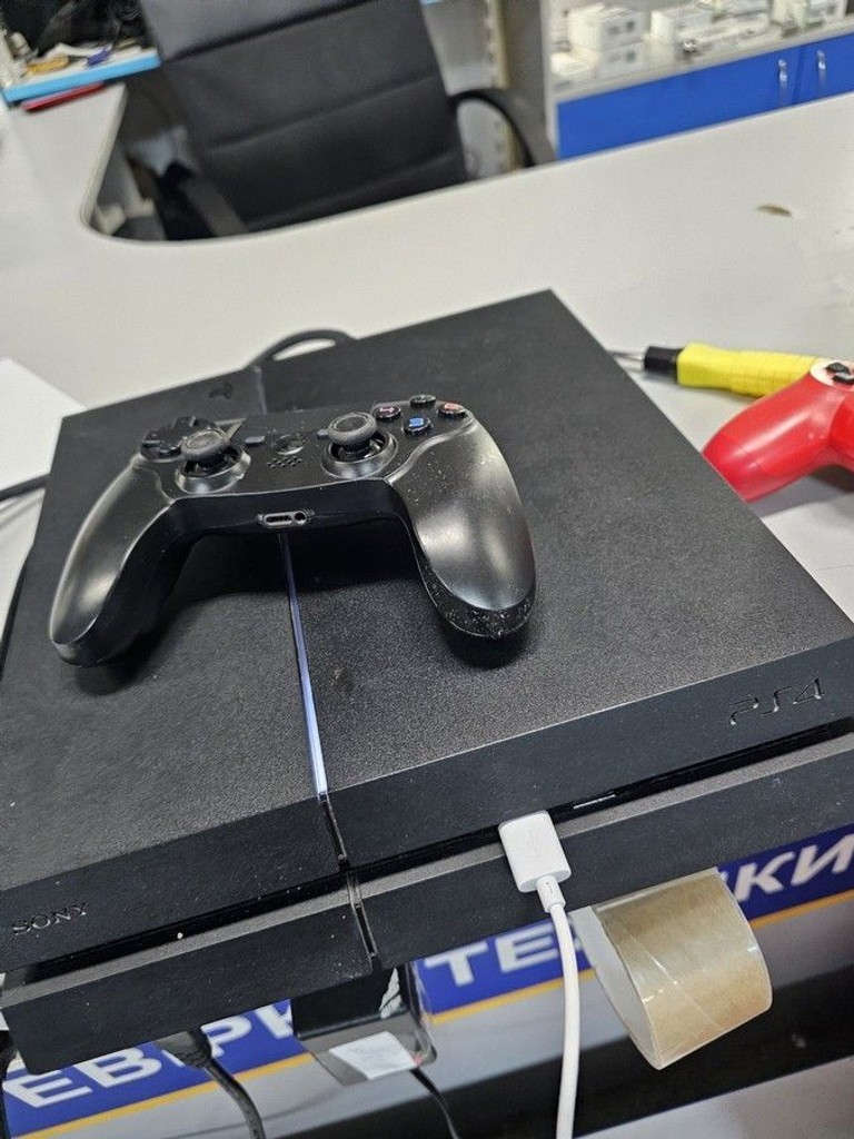 Купити Sony playstation 4 500gb Б/У