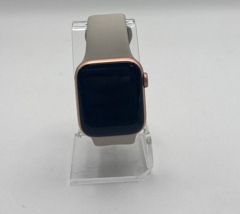 Купити Apple watch se gps 40mm aluminum case Б/У