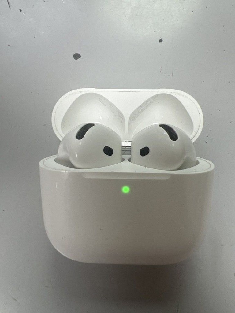 Оголошення Apple airpods 4 with active noise cancellation Б/У