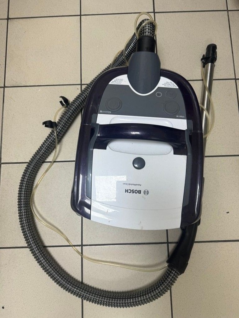 Купить Bosch Serie 4 AquaWash&Clean BWD41740 Б/У