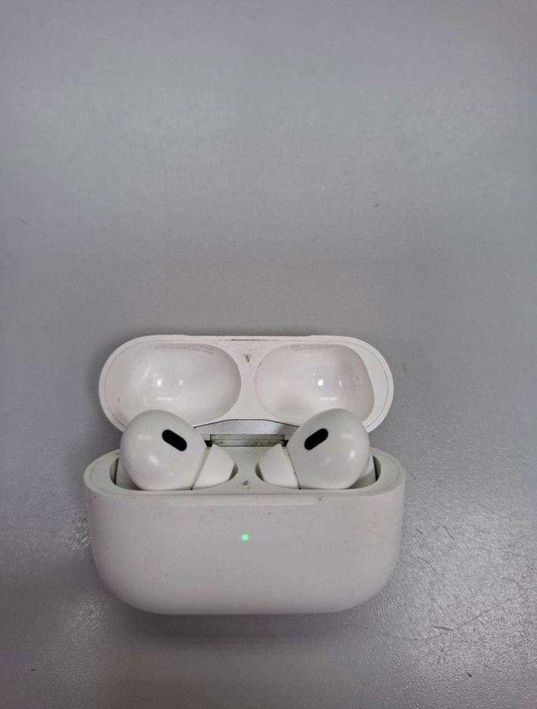 Дешево Apple airpods pro 2nd generation with magsafe charging case usb-c з ломбарду