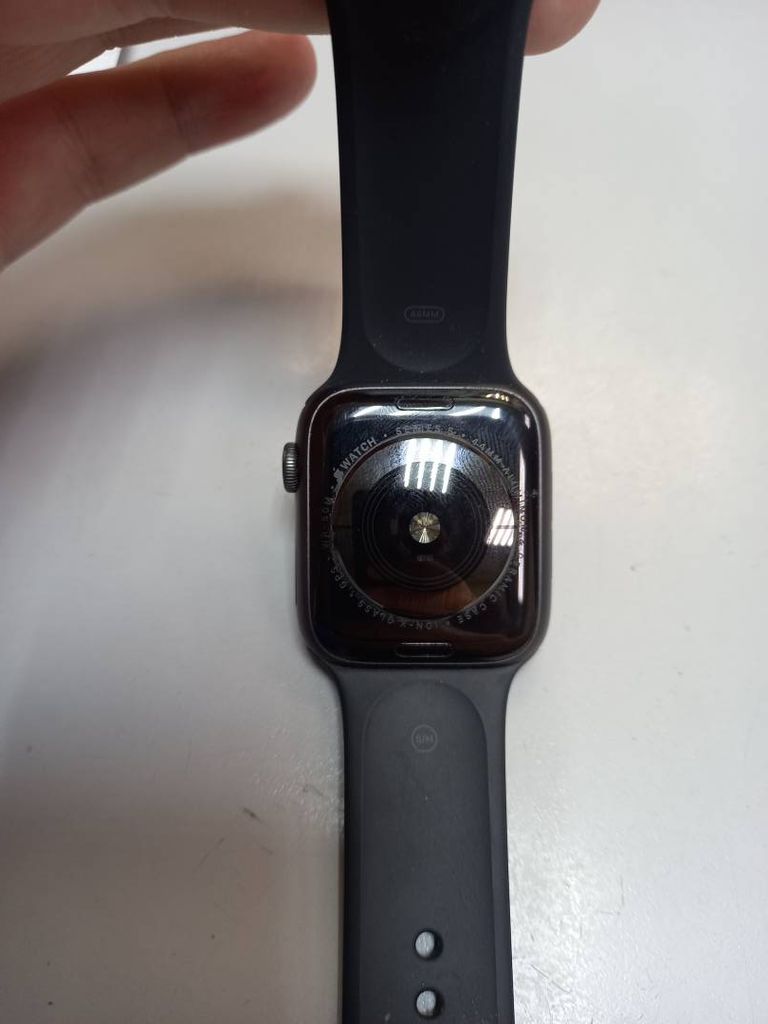 Apple watch series 5 gps 44mm aluminium case a2093