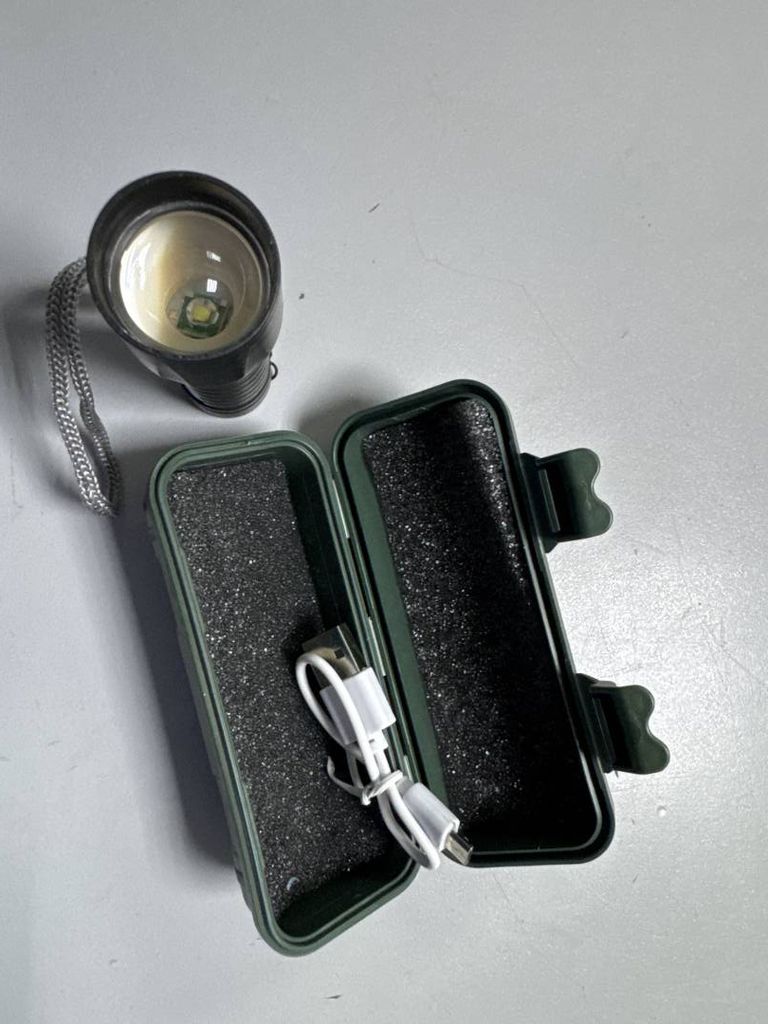 Оголошення Ліхтар ліхтар Б/У