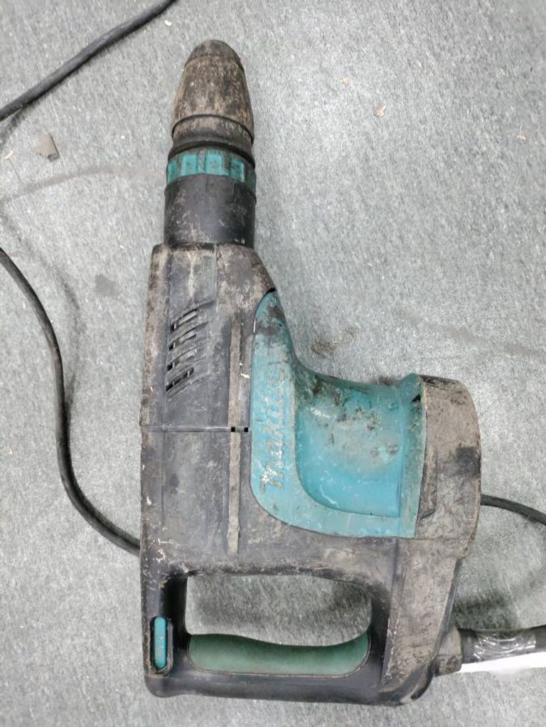 Оголошення Makita HM1203C Б/У