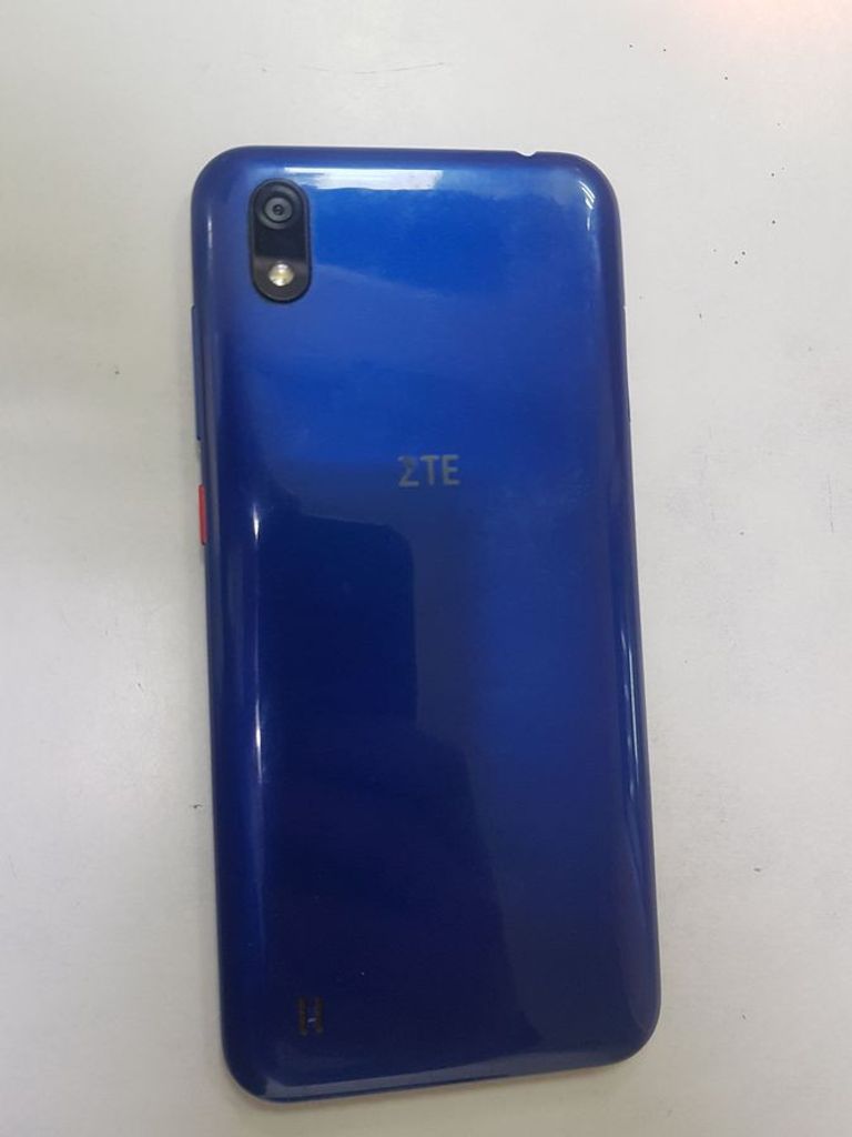 Оголошення ZTE Blade A7 2019 2/32GB Blue Б/У