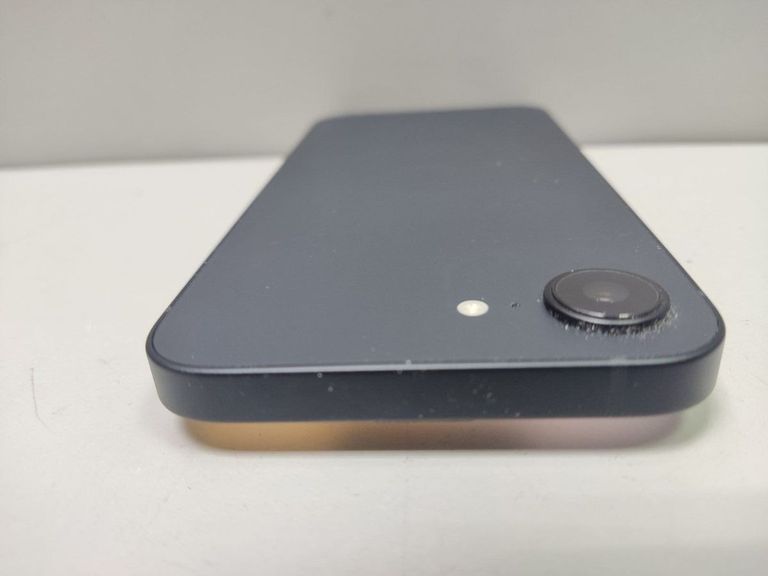 Apple iPhone 16e 128GB Black Код:01-200554513. Зображення 9