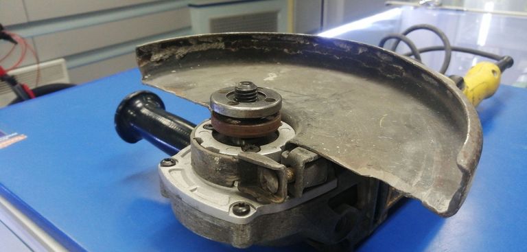 Дешево Dewalt DWE492 з ломбарду