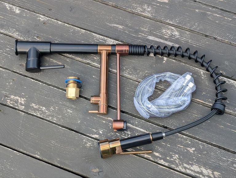 Акція! Шикарний одноважільний кухонний змішувач високого тиску, античне золото/чорний, поворотний з висувним розпилювачем. Новий Код:null. Зображення 5