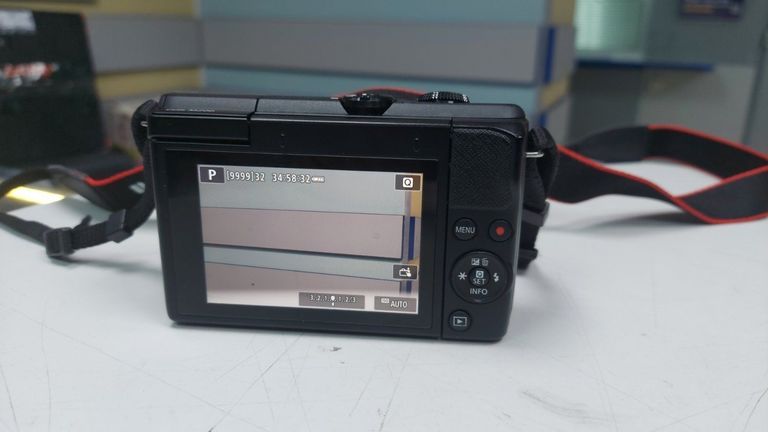 Оголошення Canon eos m50 mark i + 15-45 мм f/3.5-6.3 is stm Б/У