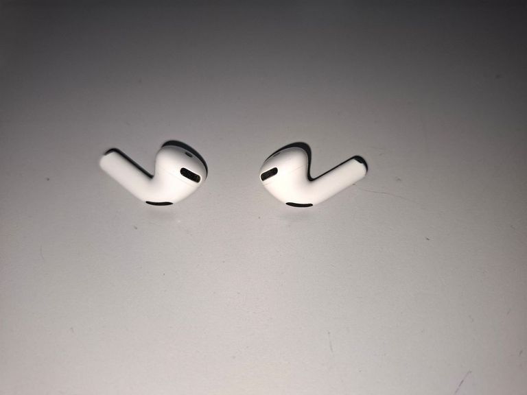 Apple airpods 4 with active noise cancellation Код:01-200744706. Изображение 8
