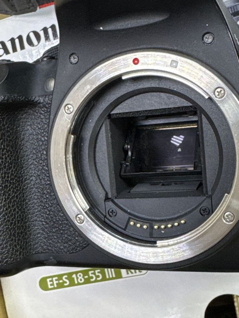 Купити Canon eos 700d + ef-s 18-55mm 1:3.5-5.6 is stm Б/У