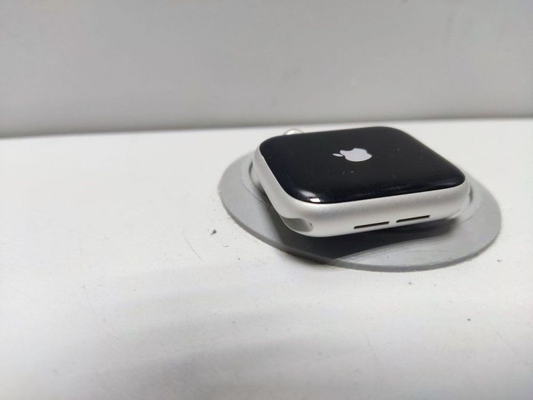 Apple watch se 2 gps 40mm aluminium case Код:01-200805501. Зображення 13