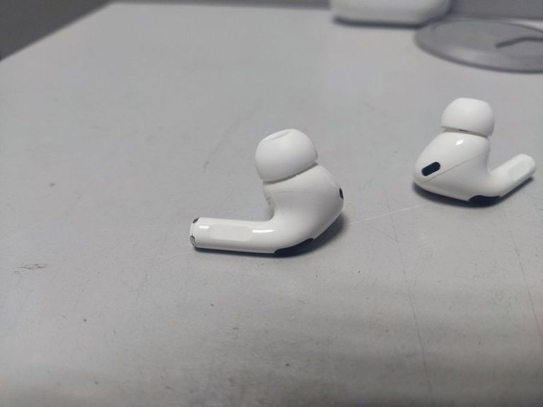 Apple airpods pro 2nd generation with magsafe charging case usb-c Код:01-200809119. Зображення 5