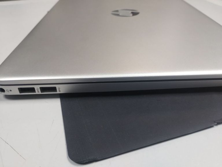 Дешиво Hp 15/core i3-1215u ddr5/8gb ddr4/ssd 256 gb/*інтегрована с ломбарда