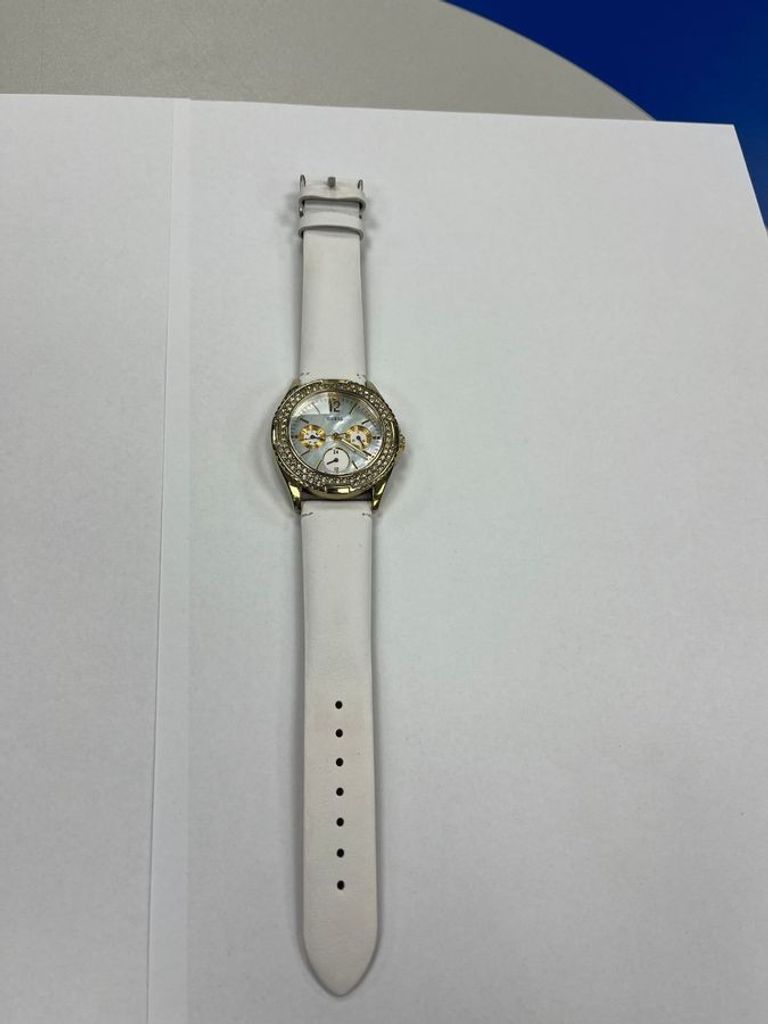 Оголошення Guess i11528l2 Б/У