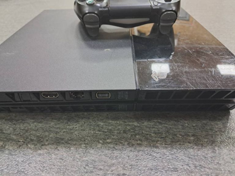 Sony ps 4 cuh-1115a 500gb