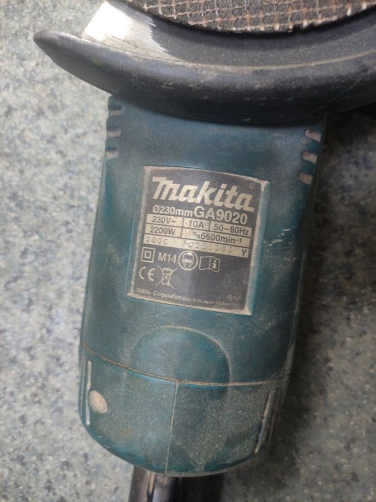 Купити Makita GA9020 Б/У