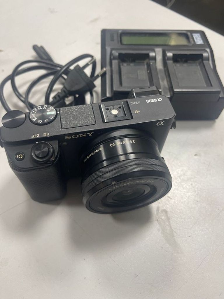 Розпродаж Sony Alpha A6300 kit (16-50mm) Black (ILCE6300LB), продавець Техноскарб