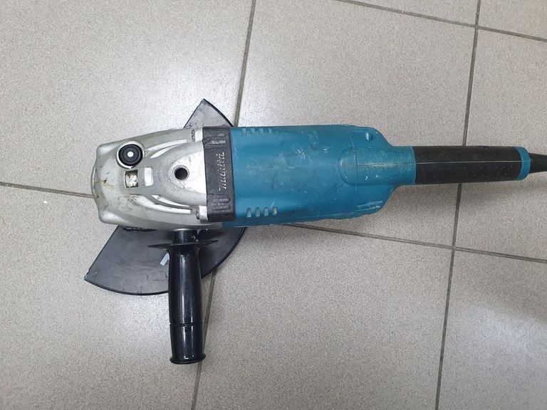 Купить Makita GA9020 Б/У