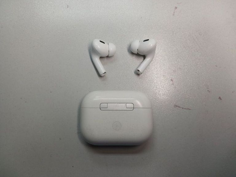 Дешево Apple airpods pro 2nd generation with magsafe charging case usb-c з ломбарду