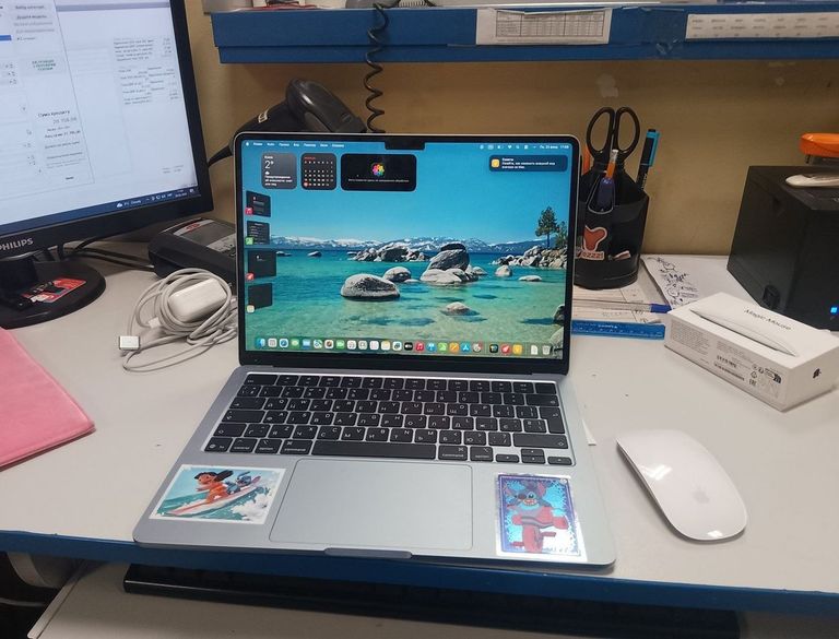Дешиво Apple macbook air 13,6" 2025 mc6t4 / apple m4/ 8 core gpu/ ram 16gb/ ssd 256gb/ a3240 с ломбарда