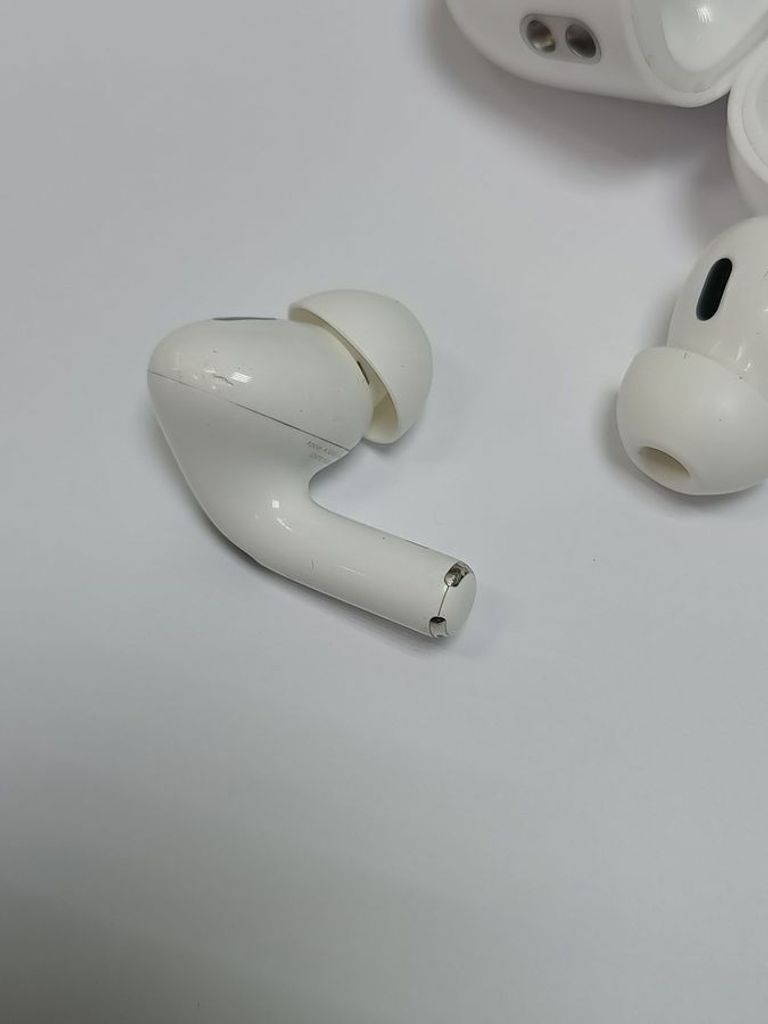 Дешиво Apple airpods pro 2nd generation with magsafe charging case usb-c с ломбарда