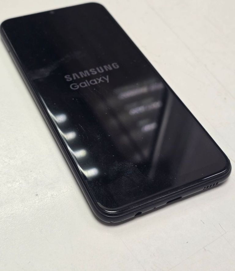 Дешиво Samsung galaxy a04e a042f 3/32gb с ломбарда