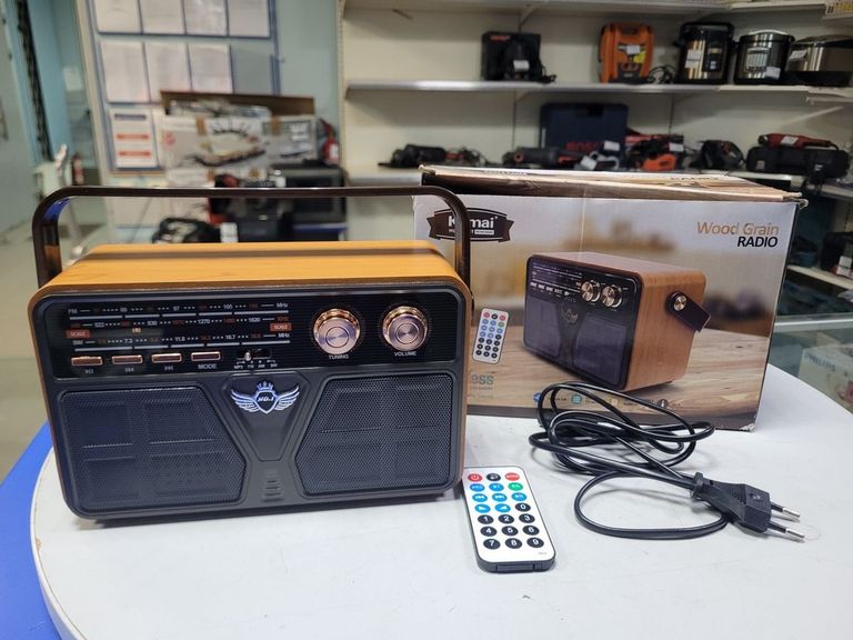 Купить Радиоприемник Bluetooth аккумуляторный с пультом Kemai MD-507 BT Б/У