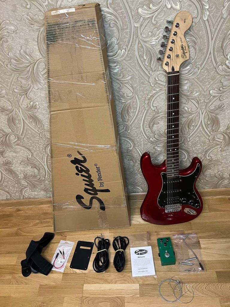 Купити Fender Squier Strat Pack HSS Candy Apple Red Б/У