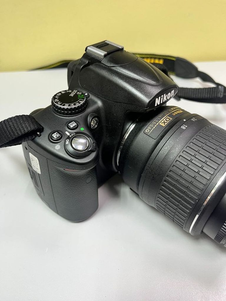 Дешево Nikon d5000 + nikon af-s dx nikkor 18-105mm f/3,5-5,6g ed vr з ломбарду