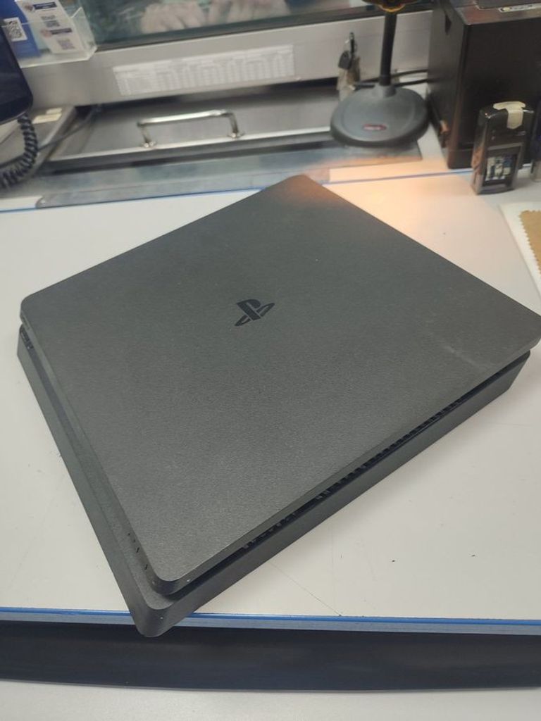 Дешево  Sony PlayStation 4 Slim 1TB Black з ломбарду