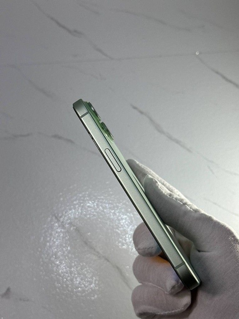 Apple iPhone 15 128GB Green Код:01-200935791. Зображення 8