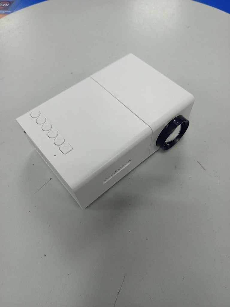 Оголошення Led Projector hy300 Б/У