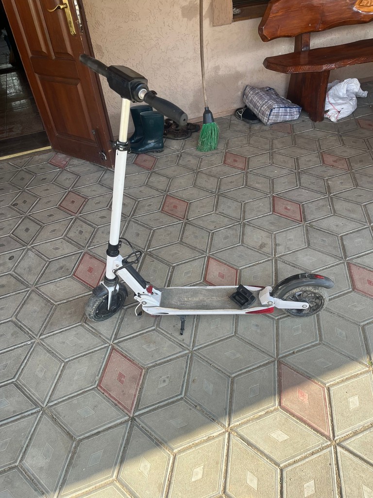 Дешево B-SCOOTER з ломбарду