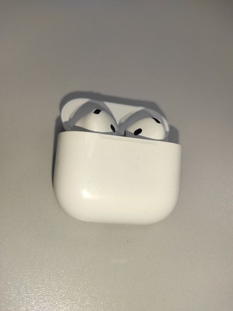 Купить Apple airpods 4 with active noise cancellation Б/У