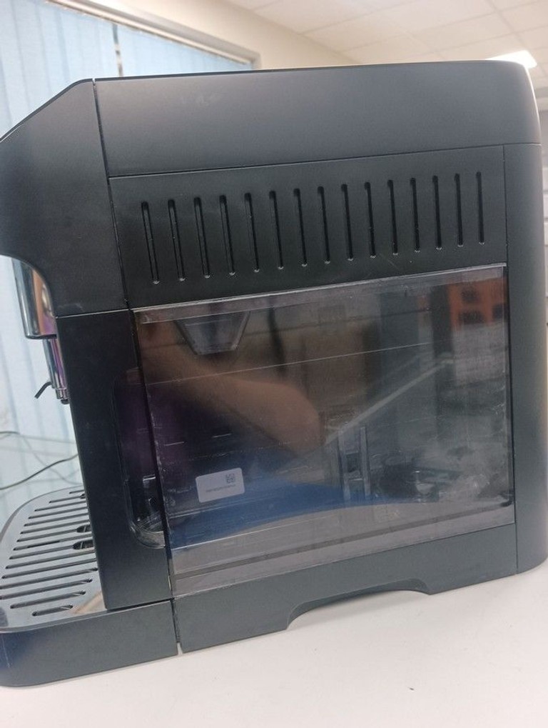 Дешево Delonghi Magnifica Plus ECAM 320.60.B з ломбарду