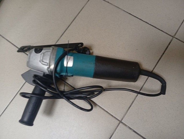Оголошення Makita 9565CVR Б/У