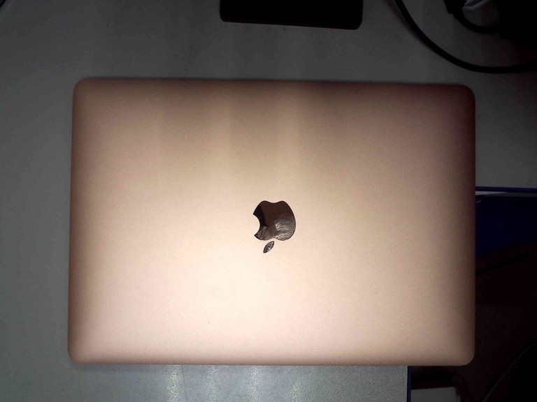 Дешиво Apple macbook air a1932 13,3" core i5 1,6ghz/ram8gb/ssd128gb/intel uhd graphics 617 с ломбарда