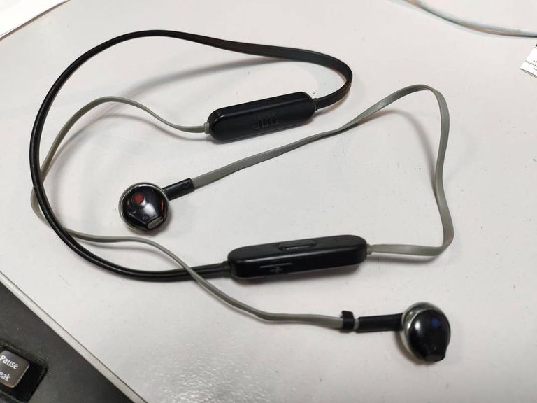 Купити Jbl tune 205 bt Б/У