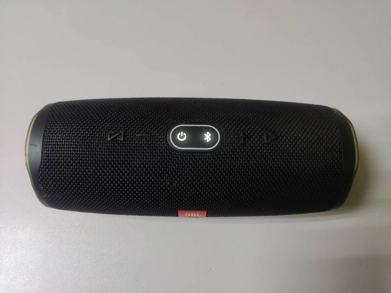 Оголошення Jbl charge 4 Б/У