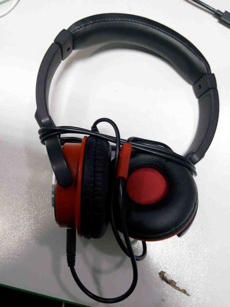 Купити Наушники накладные проводные игровые с 8114 микрофоном Hoco W104 Drift Б/У