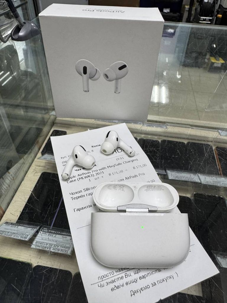 Apple AirPods Pro (MWP22)