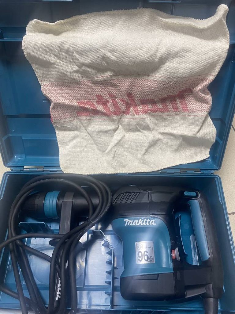 Makita HM0870C