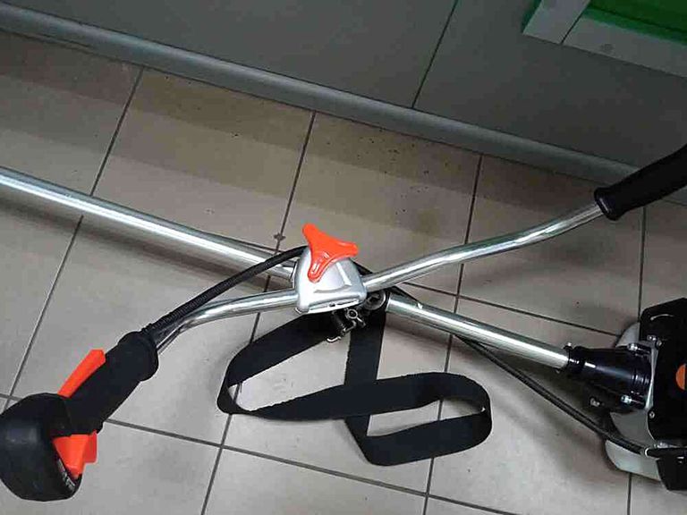 Дешево Dnipro-m 52 (41385000) з ломбарду