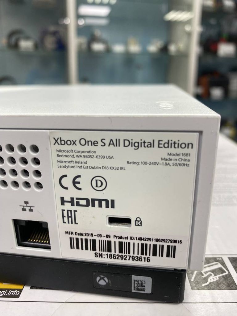 Дешево Microsoft Xbox One S 1TB з ломбарду
