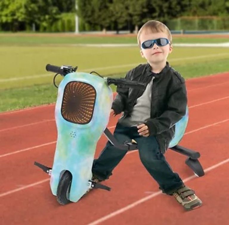 Дешиво Дитячий електричний самокат Drift Trike Scooter зі світлодіодними колесами для дрейфу, дросельна заслінка на 360°, 250 Вт. Новий с ломбарда