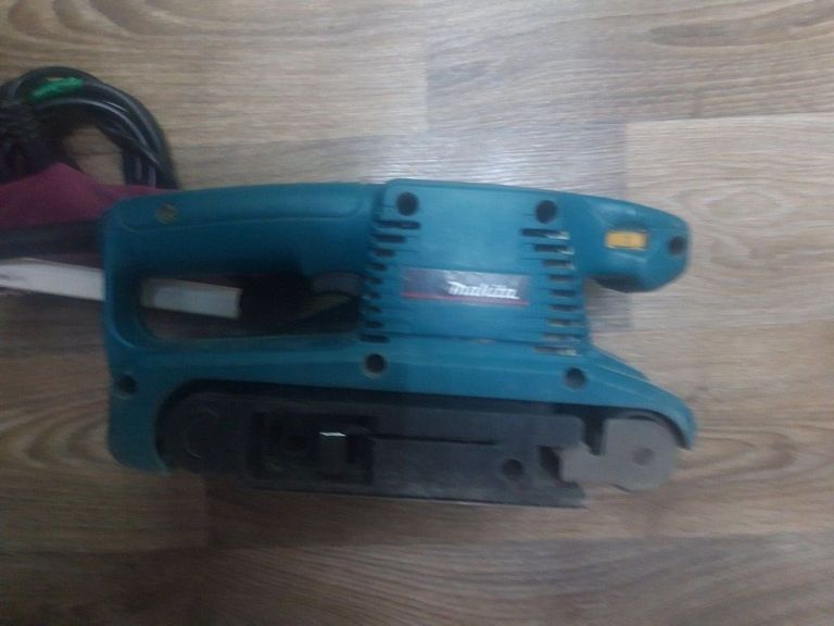 Дешево Makita 9911 з ломбарду